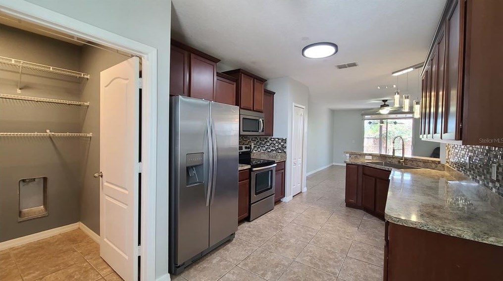 5610 Silver Thistle Ln, Saint Cloud FL  34772-6850 exterior