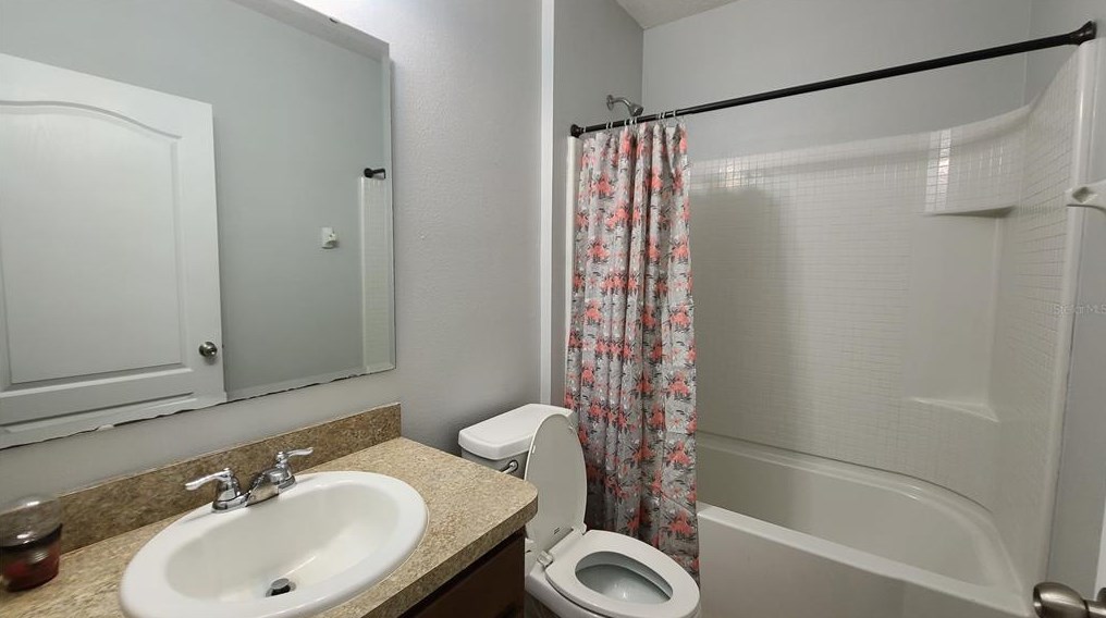 5610 Silver Thistle Ln, Saint Cloud FL  34772-6850 exterior