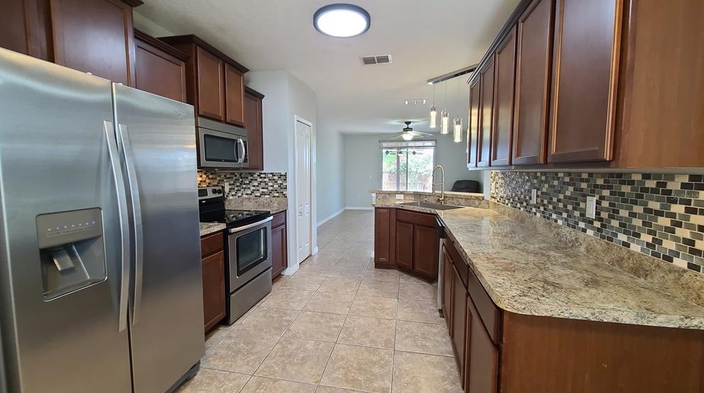 5610 Silver Thistle Ln, Saint Cloud FL  34772-6850 exterior