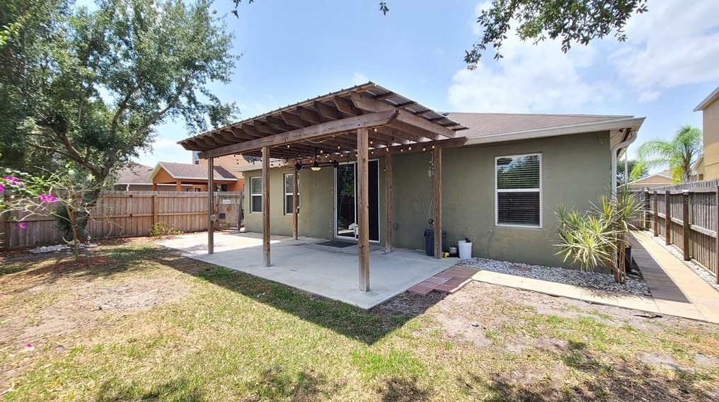 5610 Silver Thistle Ln, Saint Cloud FL  34772-6850 exterior