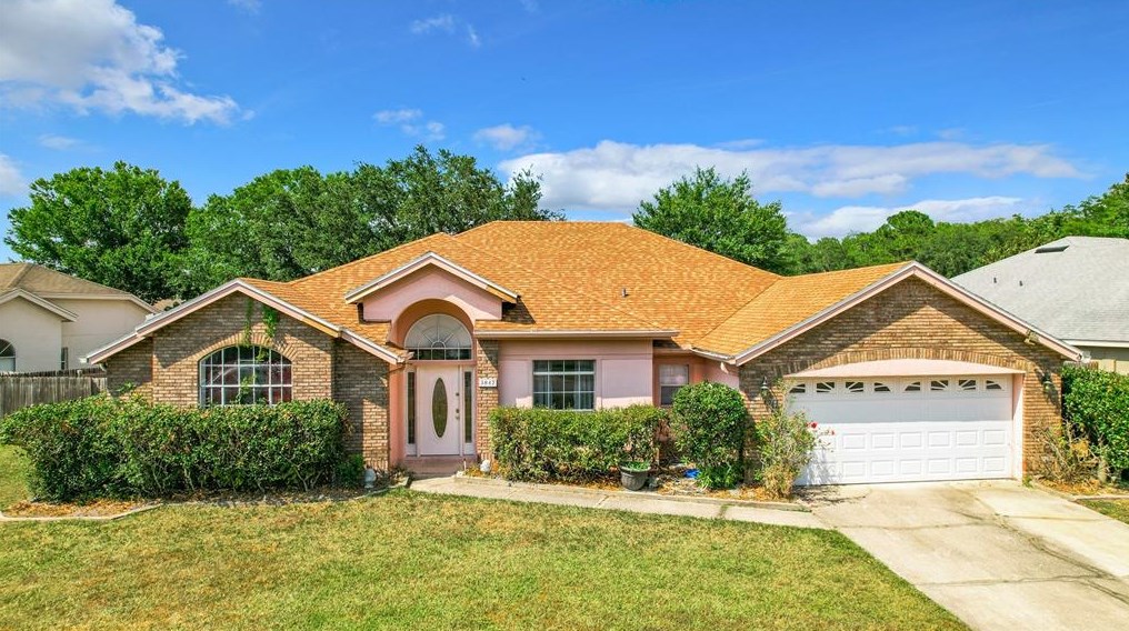3847 Running Water Dr, Orlando, FL 32829-8428