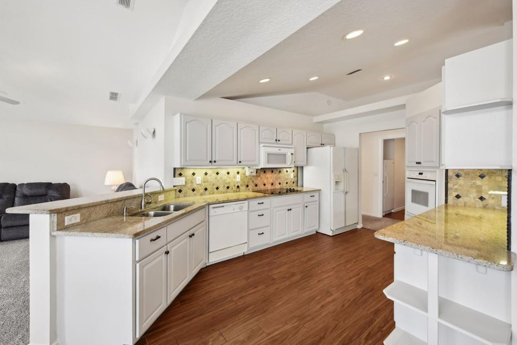 2226 Jessica Ln, Kissimmee FL 34744-6450 exterior