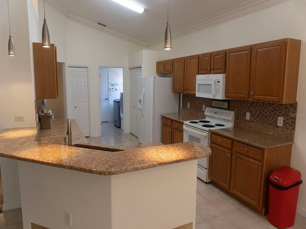 409 Royal Palm Dr, Davenport, FL 33837
