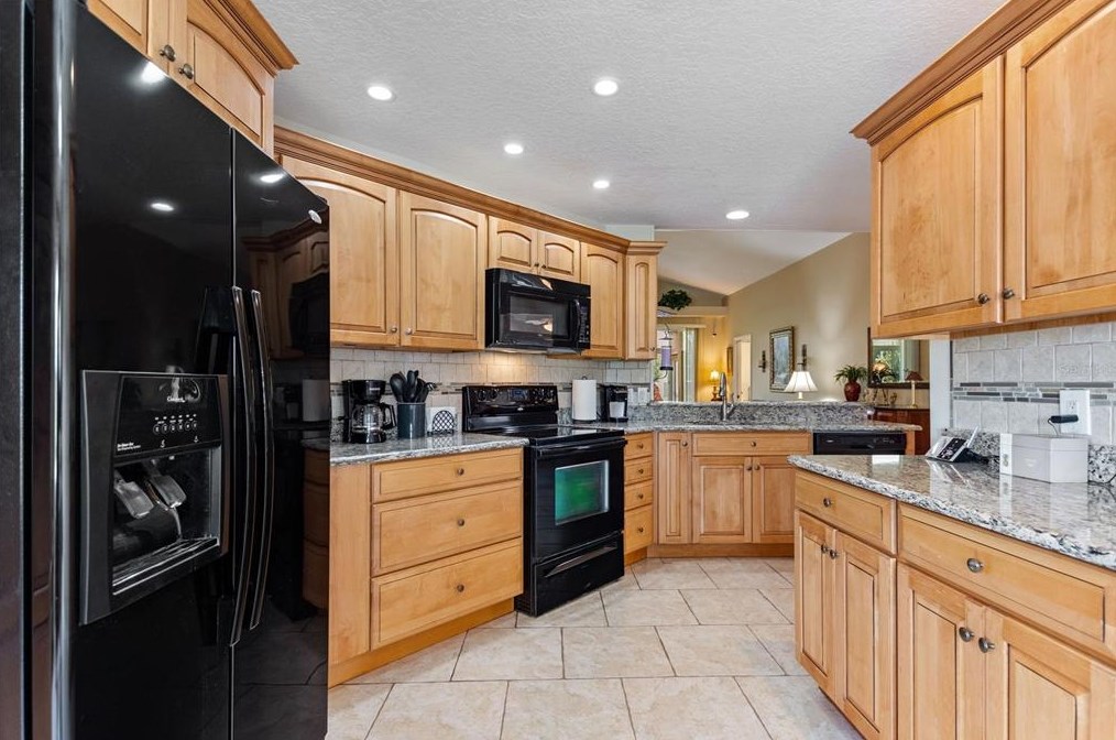 145 Fleming Ln, Davenport, FL 33837