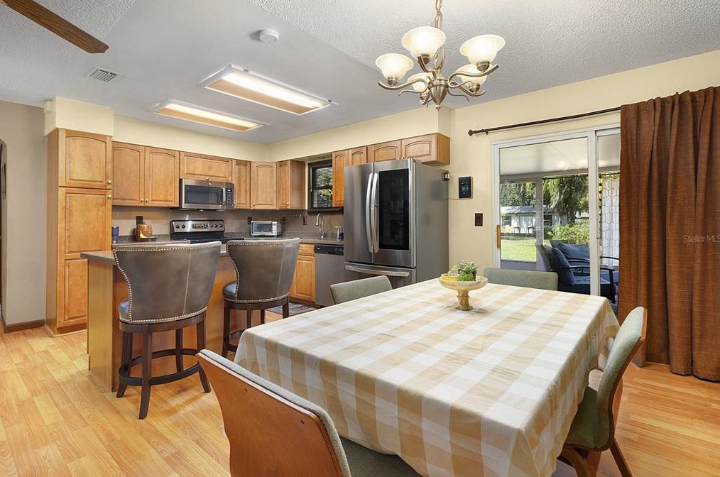 8222 Spruce Ln, Lakeland FL  33809-7705 exterior