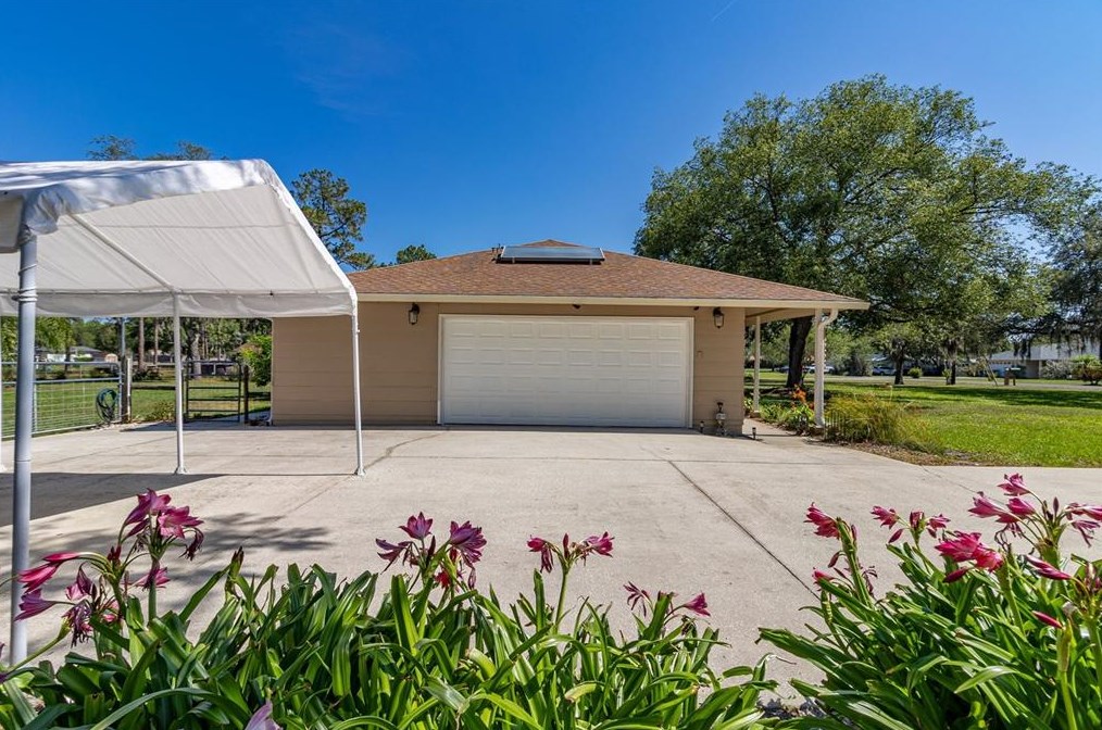 8222 Spruce Ln, Lakeland FL  33809-7705 exterior