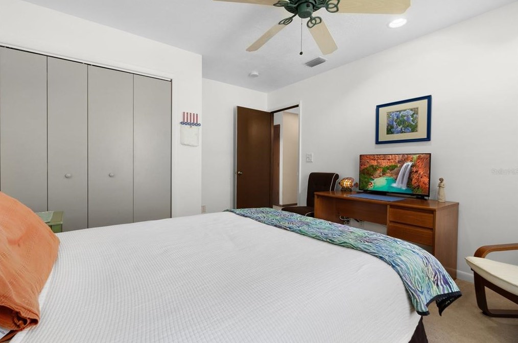 8222 Spruce Ln, Lakeland FL  33809-7705 exterior