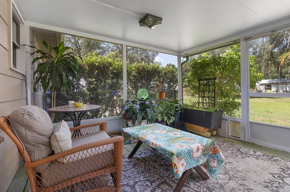 8222 Spruce Ln, Lakeland FL  33809-7705 exterior