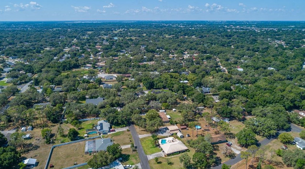 8222 Spruce Ln, Lakeland FL  33809-7705 exterior