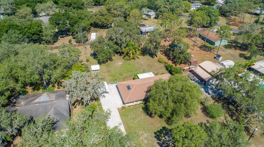 8222 Spruce Ln, Lakeland FL  33809-7705 exterior