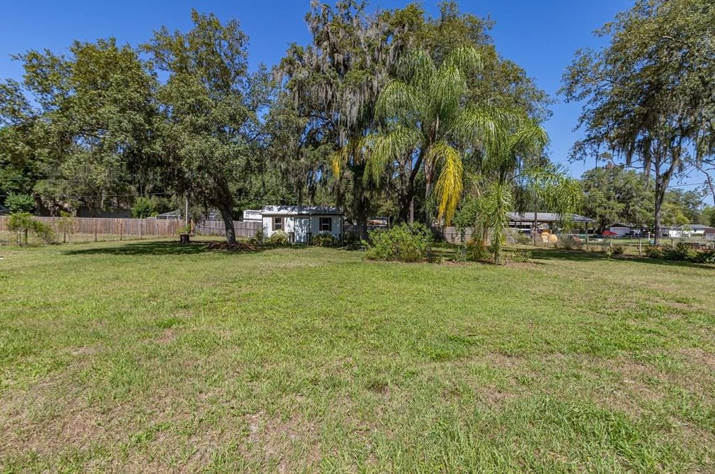 8222 Spruce Ln, Lakeland FL  33809-7705 exterior