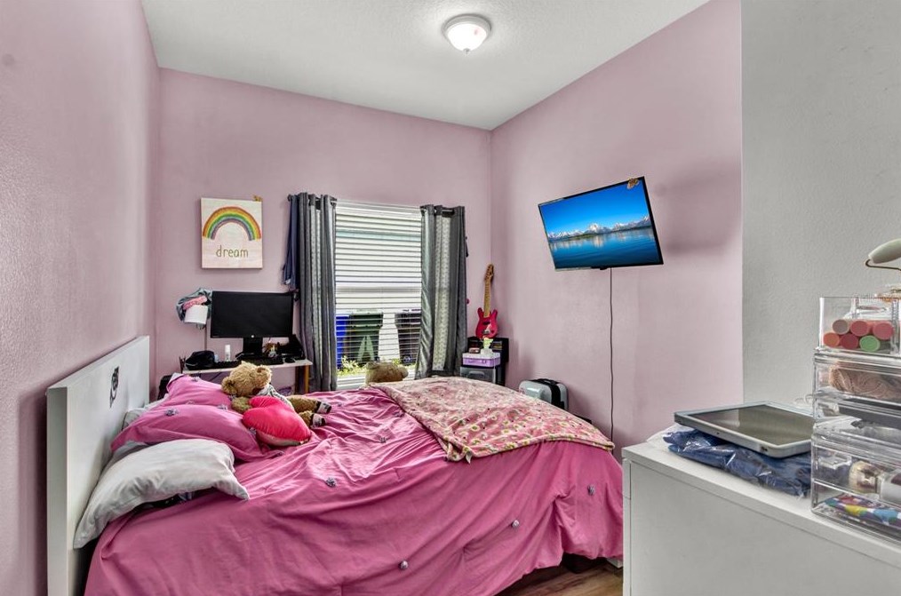 643 Hacienda Cir, Kissimmee FL 34741-6337 exterior