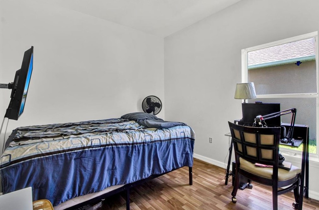 643 Hacienda Cir, Kissimmee FL 34741-6337 exterior