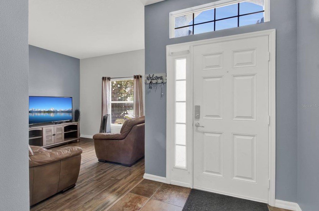 643 Hacienda Cir, Kissimmee FL 34741-6337 exterior