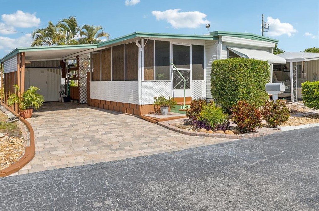 7490 46th Ave, Saint Petersburg, FL 33709-2553