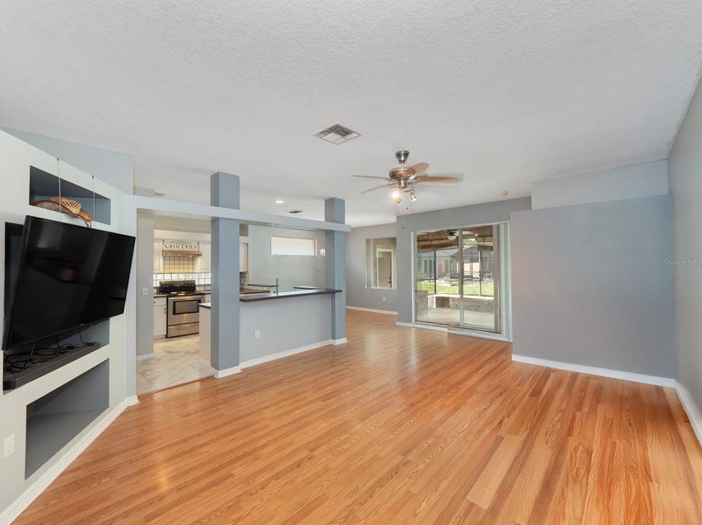 2904 Sunset Lakes Blvd, Kissimmee, FL 34747-1101