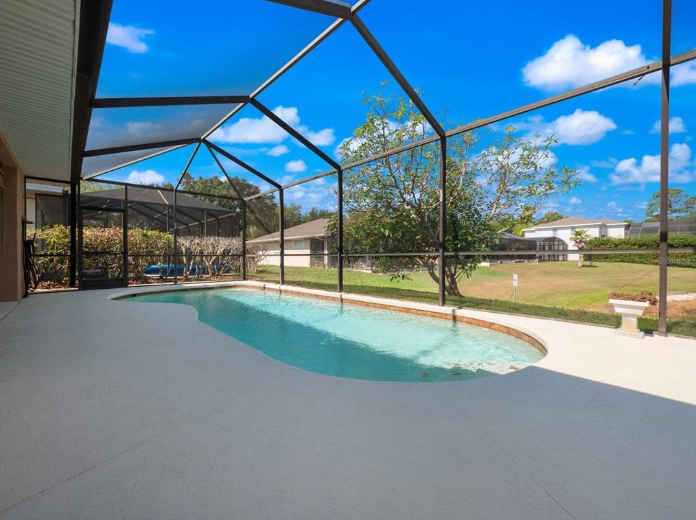 2904 Sunset Lakes Blvd, Kissimmee FL  34747-1101 exterior