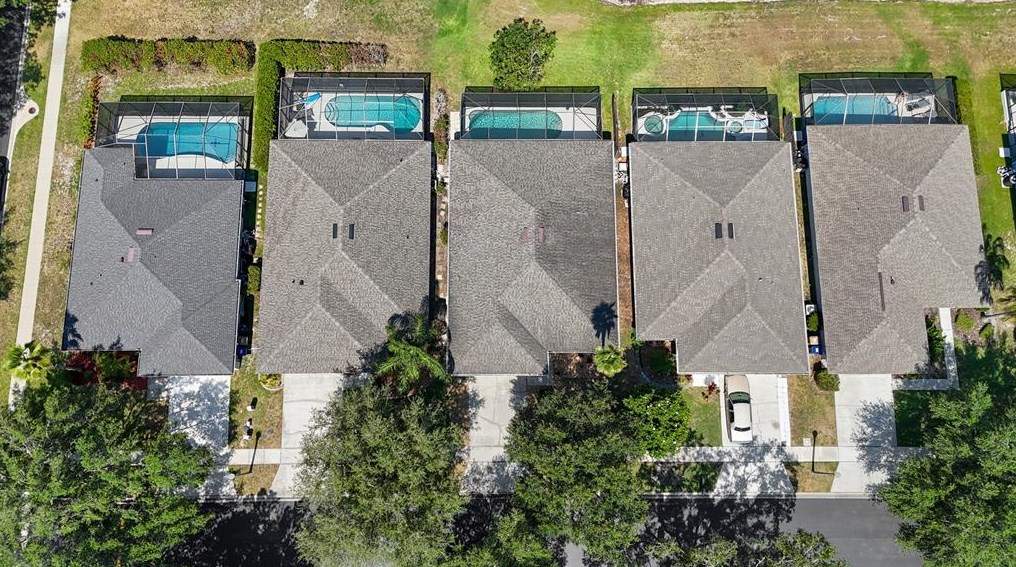 2904 Sunset Lakes Blvd, Kissimmee FL  34747-1101 exterior