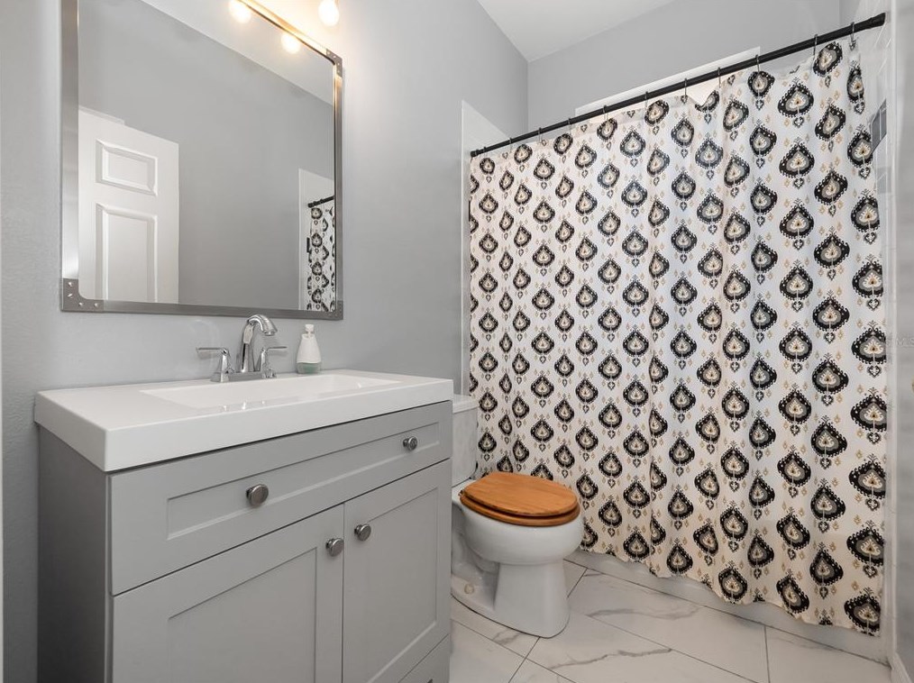 2904 Sunset Lakes Blvd, Kissimmee FL  34747-1101 exterior