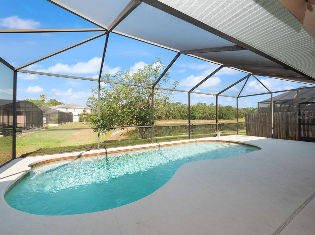 2904 Sunset Lakes Blvd, Kissimmee FL  34747-1101 exterior