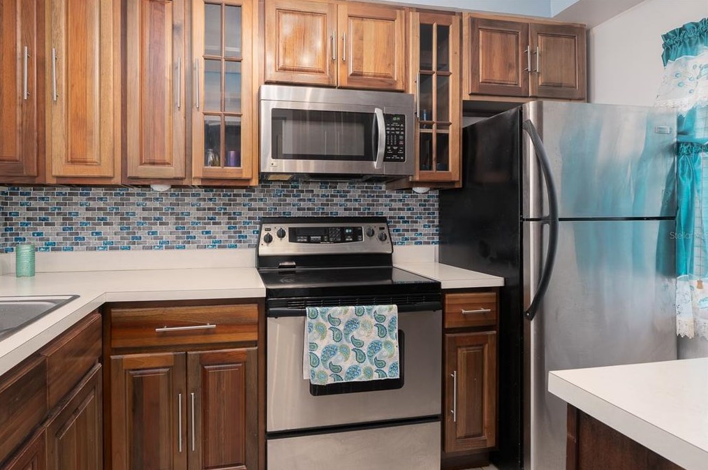 202 Dawn Ct, Kissimmee FL exterior