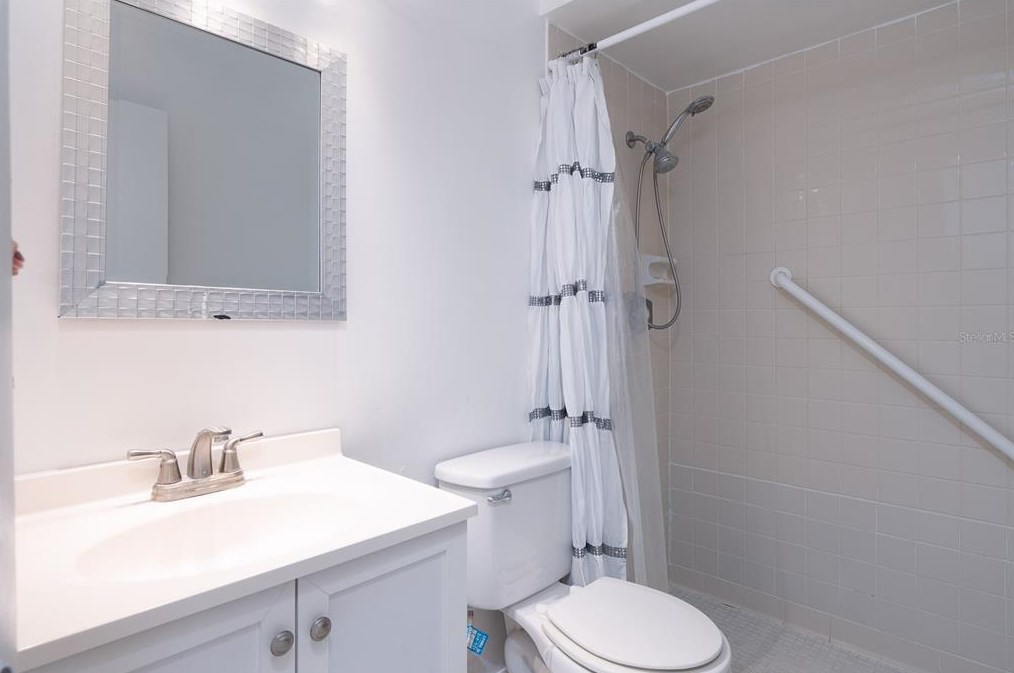 202 Dawn Ct, Kissimmee FL exterior