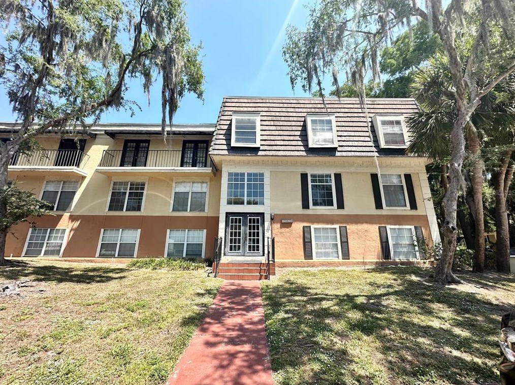 3983 Versailles Dr, Orlando, FL 32808-2274