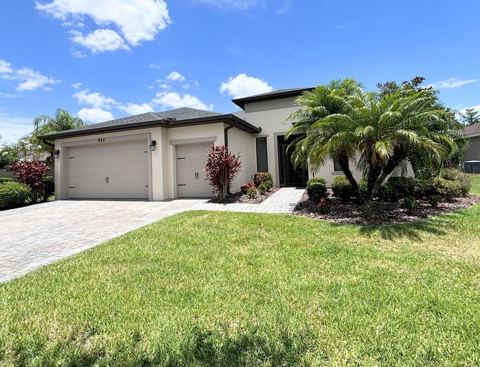 921 Bella Viana Rd, Kissimmee, FL 34759-6108