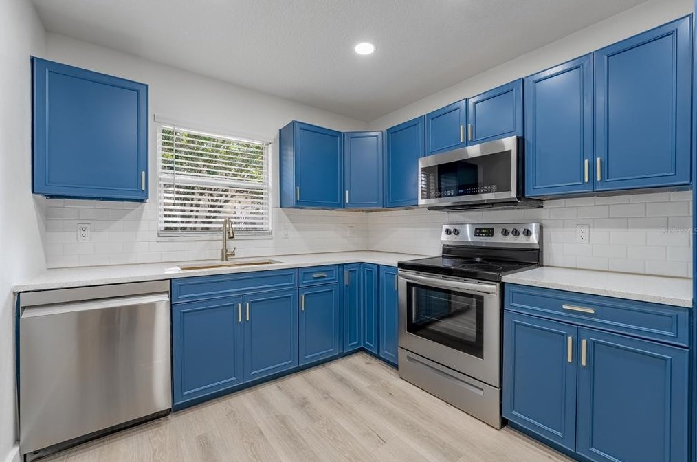 3300 Pinto Dr, Kissimmee FL 34746-4877 exterior