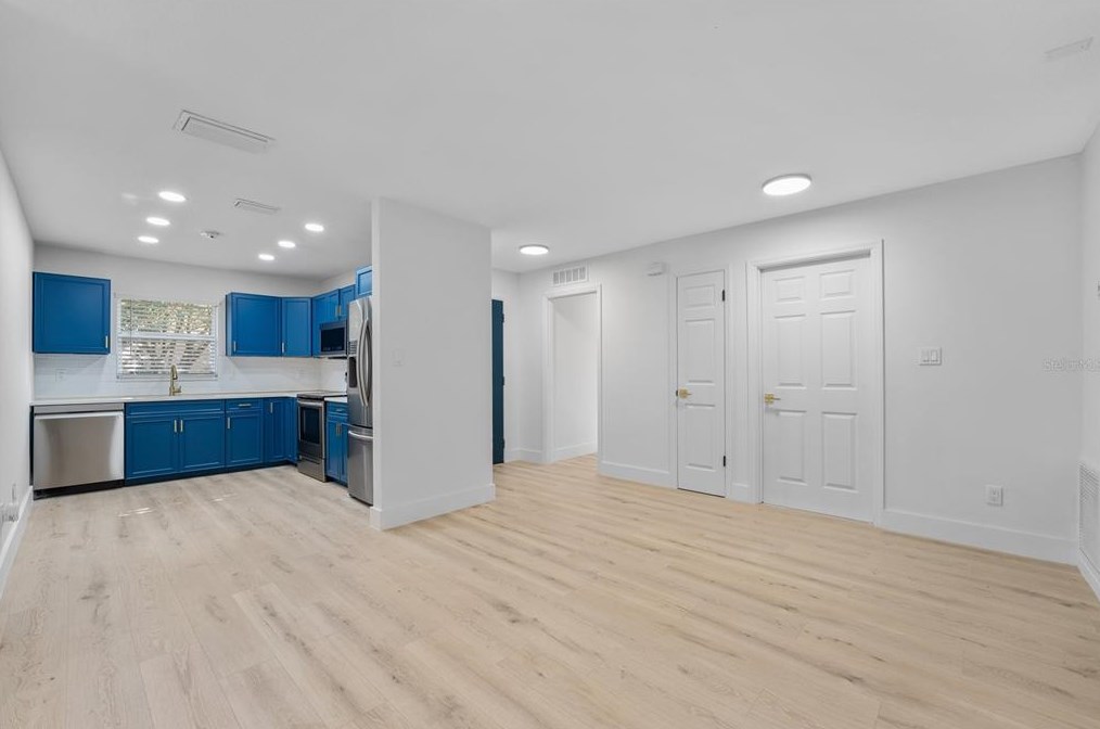 3300 Pinto Dr, Kissimmee FL 34746-4877 exterior