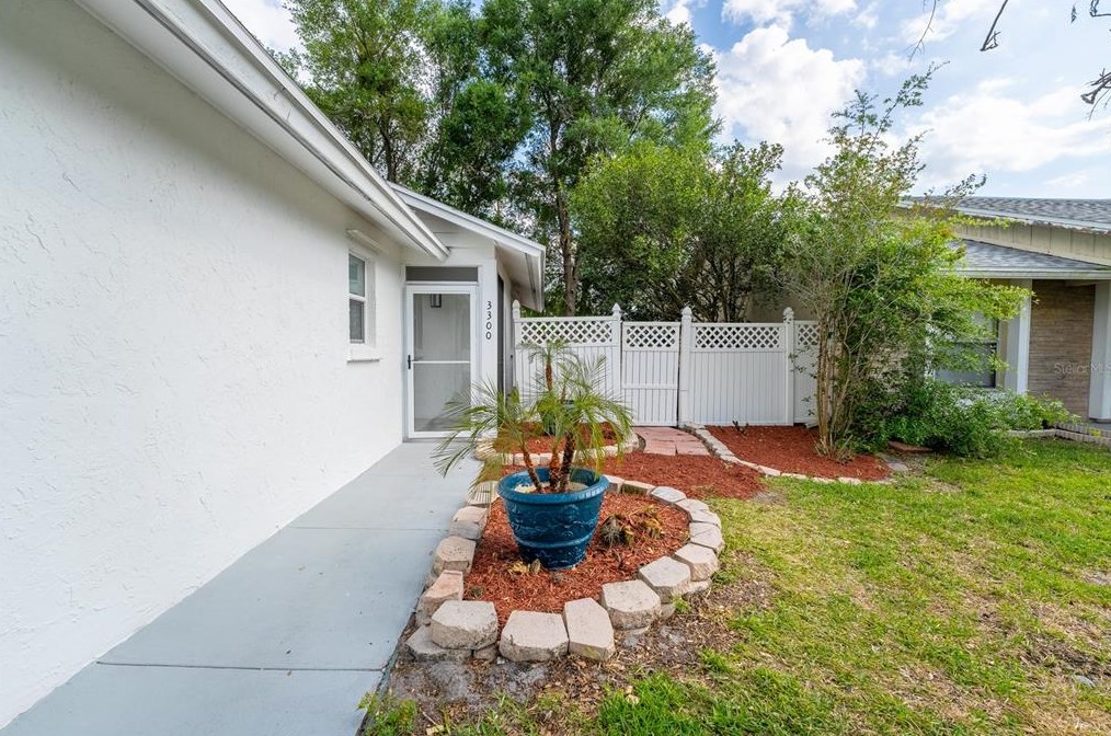 3300 Pinto Dr, Kissimmee FL 34746-4877 exterior