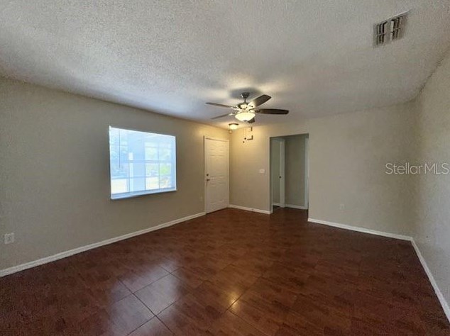 564 Eagle Ct, Kissimmee FL  34759-4442 exterior