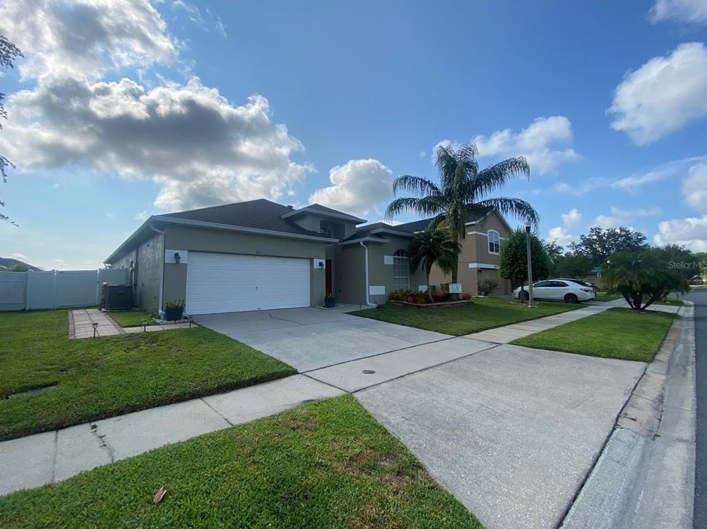 2103 Woodsedge Dr, Kissimmee, FL 34746-2308