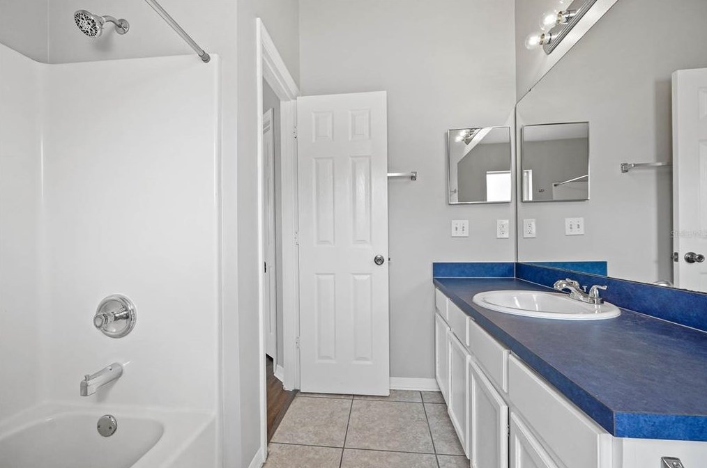 1700 Circe Lk Ct, Orlando FL  32826-4645 exterior