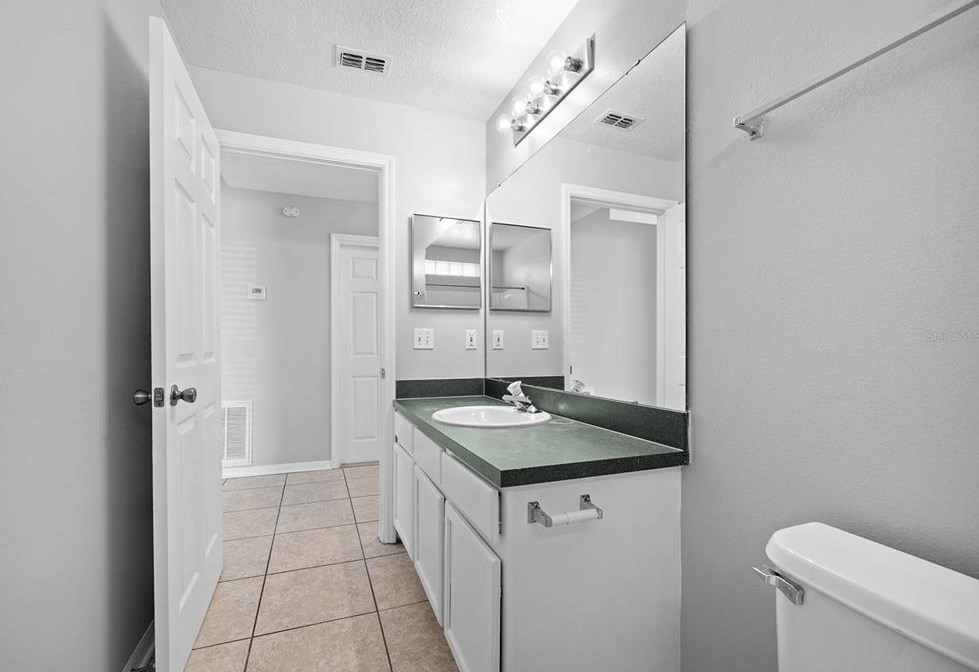 1700 Circe Lk Ct, Orlando FL  32826-4645 exterior