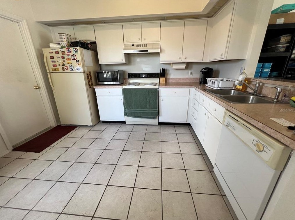 219 Hidden Spg Cir, Kissimmee FL 34743-6122 exterior