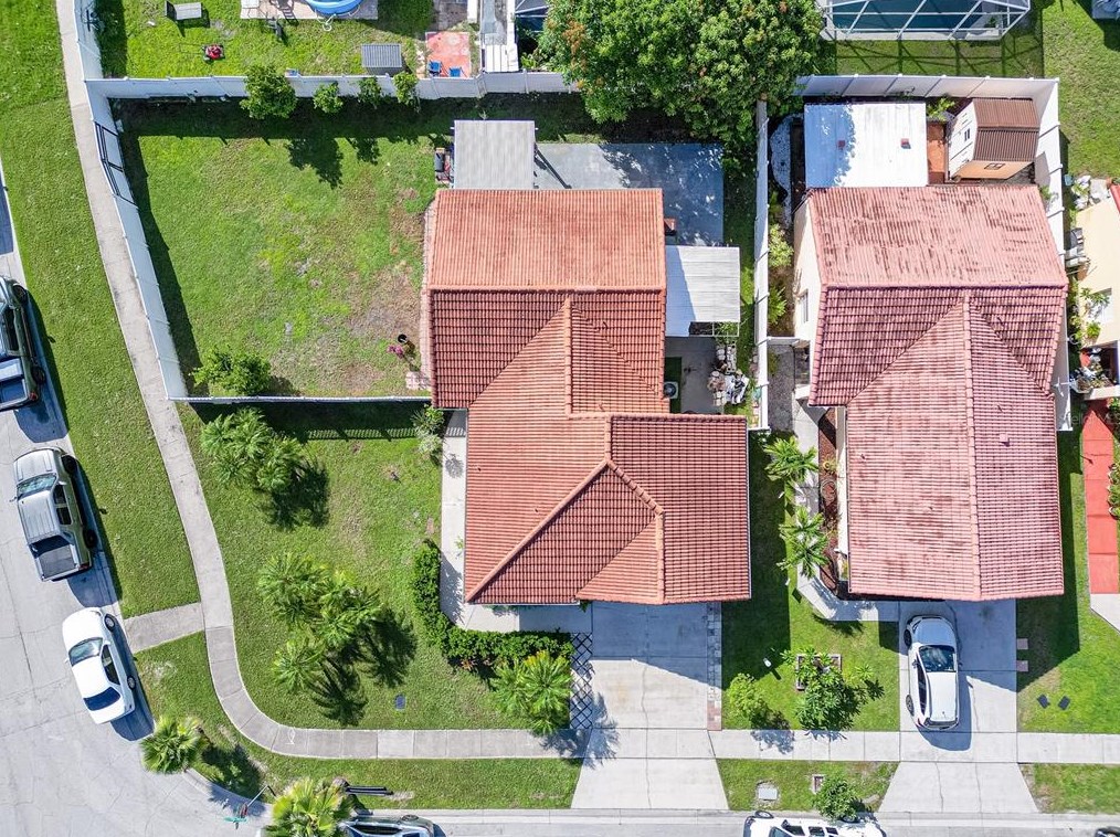 2323 Santa Ana St, Kissimmee, FL 34743