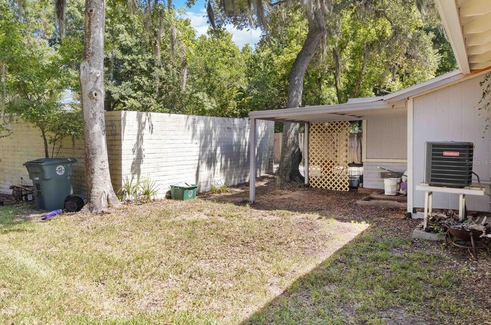 815 Beach St, Daytona Beach FL 32114-2233 exterior