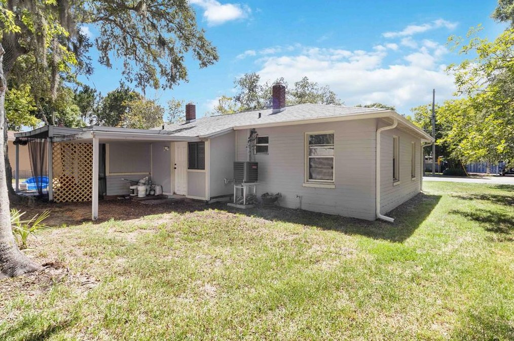 815 Beach St, Daytona Beach FL 32114-2233 exterior