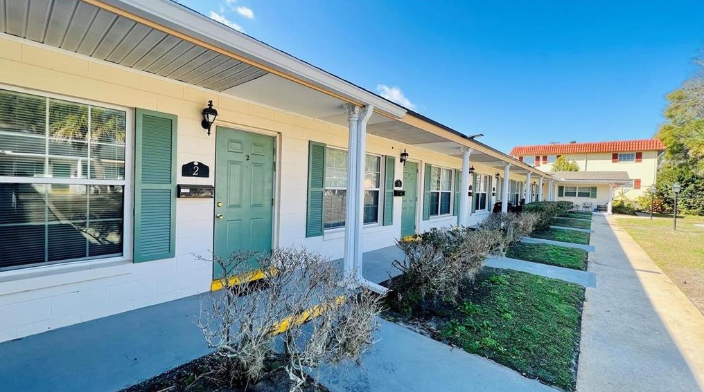 107 Perkins St #15, Leesburg, FL 34748