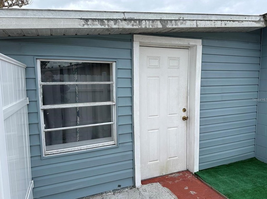 747 Royal Palm Dr, Kissimmee, FL 34743-9543