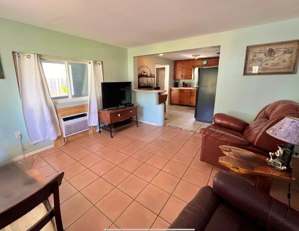 1206 Osceola Ave, Tavares, FL 32778