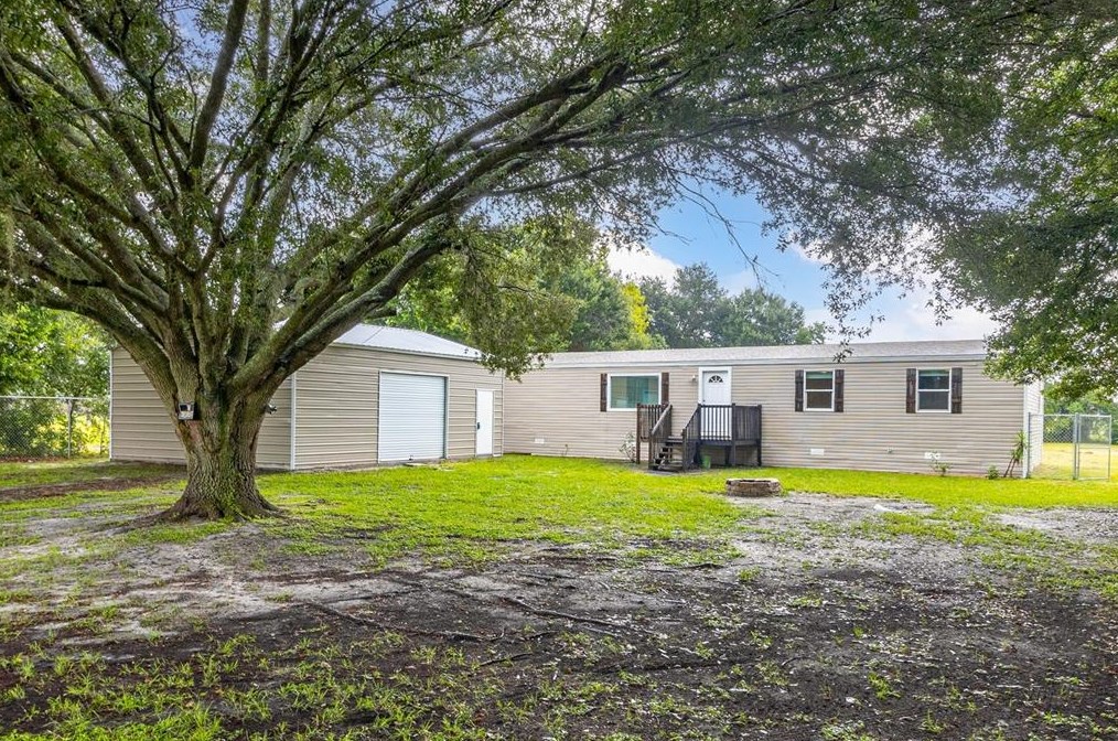 9027 Woodview Dr, Polk City, FL 33868