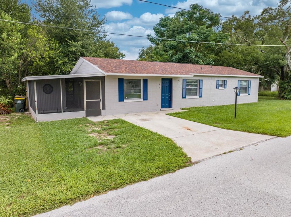 245 Grove St, Umatilla, FL 32784