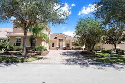 3757 Eagle Isle Circle, Kissimmee, FL 34746 - Photo 1