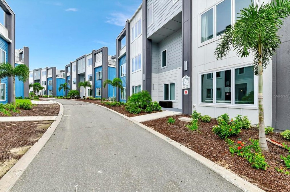 7770 Sandy Ridge Dr #135, Kissimmee, FL 34747