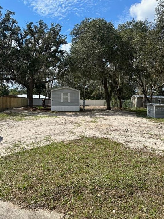 241 Tropic Ave, Satsuma, FL 32189