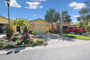 2448 Palm Tree Dr, Kissimmee, FL 34759 - Photo 2