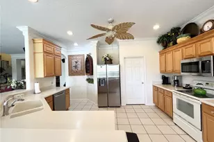 8557 La Isla Dr, Kissimmee, FL 34747 - Photo 16