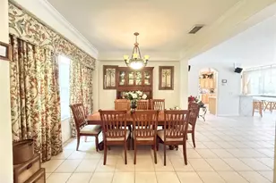 8557 La Isla Dr, Kissimmee, FL 34747 - Photo 4